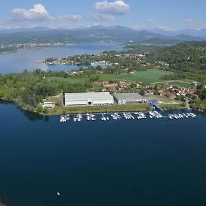 houseboat-noemi-yacht-club-marina-di-verbella.it-lombardy.com/
